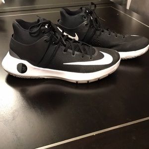 Nike Basketball Shoes KD Trey 5 IV